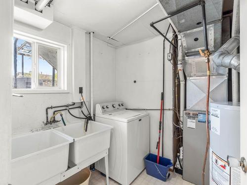 1057 Sudbury Ave, Kamloops, BC - Indoor Photo Showing Laundry Room