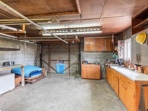 1057 Sudbury Ave, Kamloops, BC - Indoor Photo Showing Garage