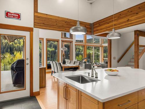 2417 Fairways Drive, Sun Peaks, BC - Indoor Photo Showing Kitchen