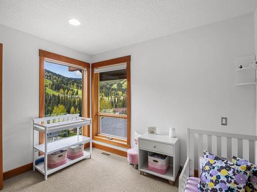 2417 Fairways Drive, Sun Peaks, BC - Indoor Photo Showing Bedroom