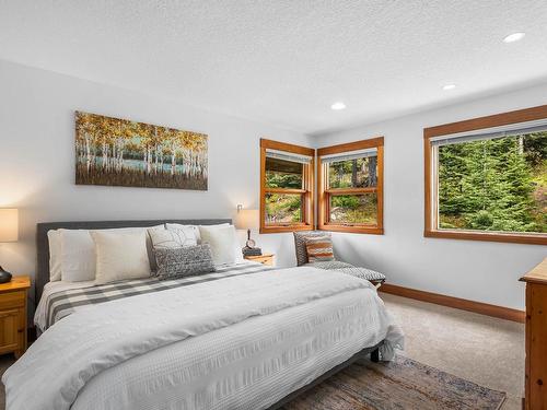 2417 Fairways Drive, Sun Peaks, BC - Indoor Photo Showing Bedroom