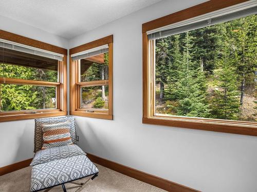 2417 Fairways Drive, Sun Peaks, BC - Indoor Photo Showing Other Room