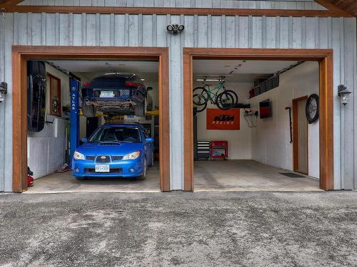 2417 Fairways Drive, Sun Peaks, BC - Indoor Photo Showing Other Room