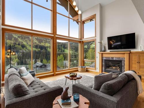 2417 Fairways Drive, Sun Peaks, BC - Indoor Photo Showing Living Room With Fireplace