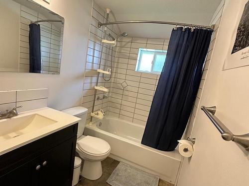 5928 5Th Ave, Blue River, BC - Indoor Photo Showing Bathroom