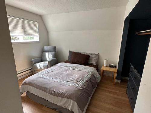 5928 5Th Ave, Blue River, BC - Indoor Photo Showing Bedroom