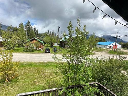 5928 5Th Ave, Blue River, BC - Outdoor