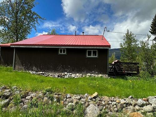 5928 5Th Ave, Blue River, BC - Outdoor