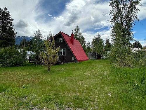 5928 5Th Ave, Blue River, BC - Outdoor