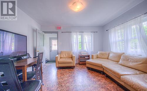 11 Mcdougall Road, Waterloo, ON - Indoor Photo Showing Living Room