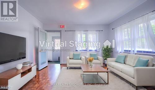 11 Mcdougall Road, Waterloo, ON - Indoor Photo Showing Living Room