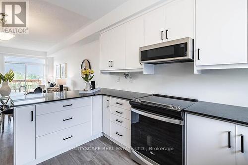 767 Heathrow Path N, Oshawa, ON - Indoor Photo Showing Kitchen