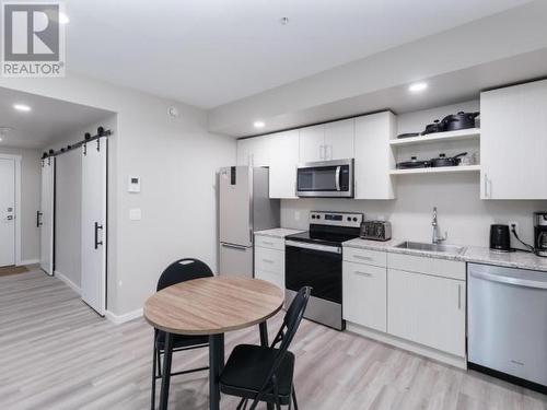 215-420 Range Road, Whitehorse, YT - Indoor Photo Showing Kitchen With Stainless Steel Kitchen