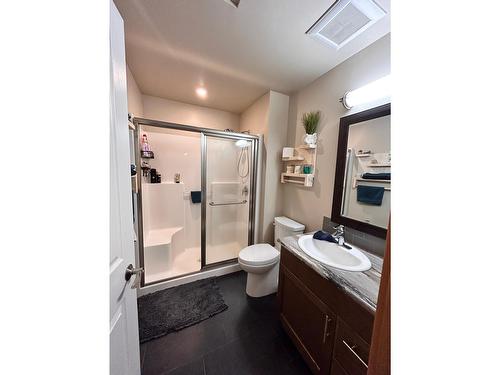 930 Redstone Drive, Rossland, BC - Indoor Photo Showing Bathroom