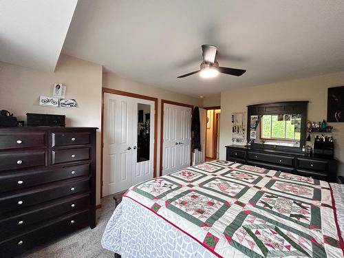 930 Redstone Drive, Rossland, BC - Indoor Photo Showing Bedroom