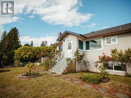 3470 Marine Ave, Powell River, BC - Outdoor