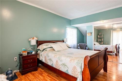 367 Bowen Road, Fort Erie, ON - Indoor Photo Showing Bedroom