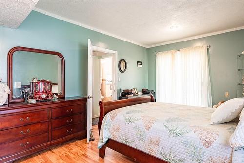 367 Bowen Road, Fort Erie, ON - Indoor Photo Showing Bedroom