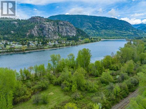 1601 Arrow Lakes  Drive, Castlegar, BC 