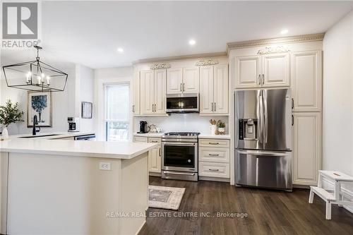 3015 Dundas Street, Burlington, ON - Indoor Photo Showing Kitchen With Upgraded Kitchen