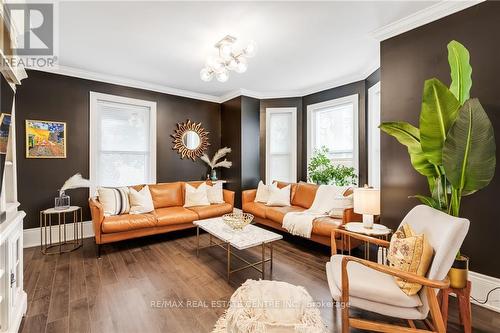 3015 Dundas Street, Burlington, ON - Indoor Photo Showing Living Room