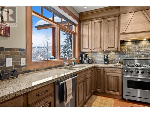 6-5040 Valley Drive, Sun Peaks, BC - Indoor Photo Showing Kitchen With Double Sink