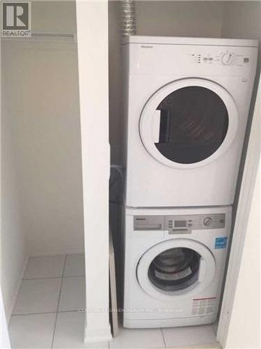 4608 - 100 Harbour Street, Toronto, ON - Indoor Photo Showing Laundry Room