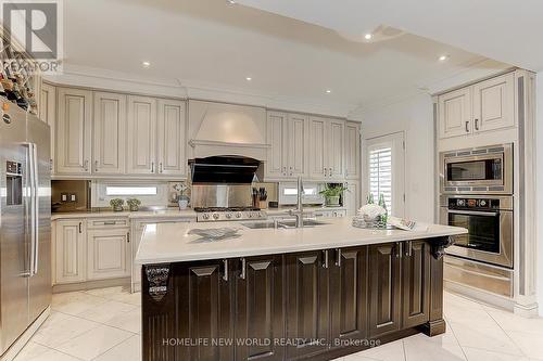 687 Bloor Street E, Toronto (Cabbagetown-South St. James Town), ON - Indoor Photo Showing Kitchen With Stainless Steel Kitchen With Upgraded Kitchen