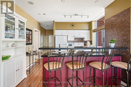 Ph02 - 51 Times Avenue, Markham, ON - Indoor Photo Showing Kitchen