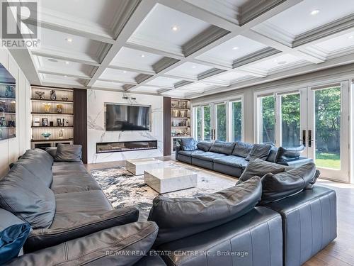 1 Huckleberry Lane S, Markham (Bayview Glen), ON - Indoor Photo Showing Living Room