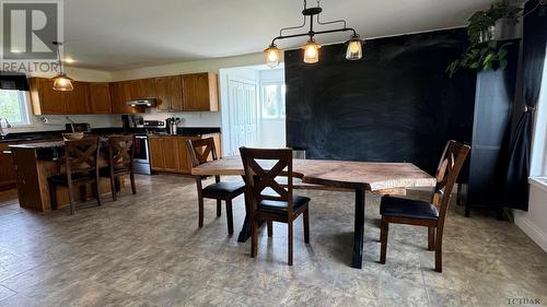 1700 Highway 11, Cochrane, ON - Indoor Photo Showing Dining Room
