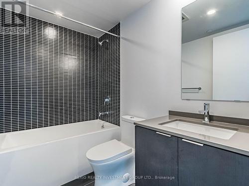 1009 - 1 Jarvis Street, Hamilton, ON - Indoor Photo Showing Bathroom