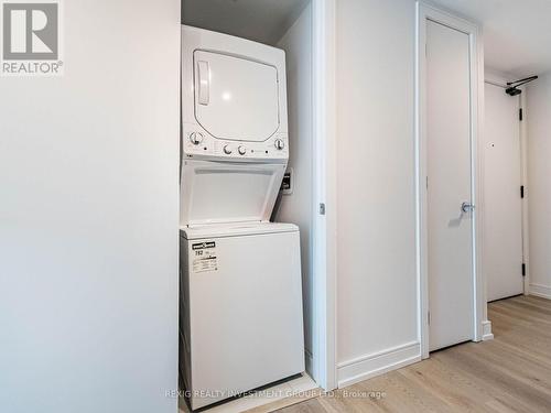 1009 - 1 Jarvis Street, Hamilton, ON - Indoor Photo Showing Laundry Room