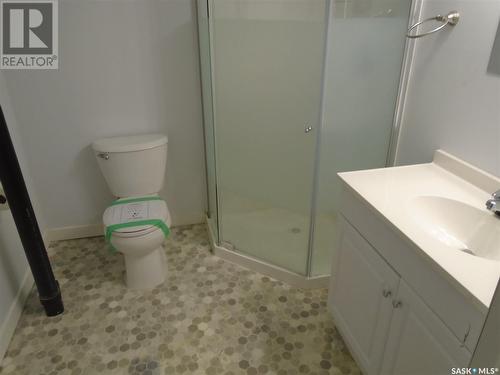 712 Main Street, Bethune, SK - Indoor Photo Showing Bathroom