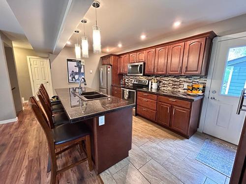 946 Redstone Drive, Rossland, BC - Indoor Photo Showing Kitchen With Double Sink With Upgraded Kitchen