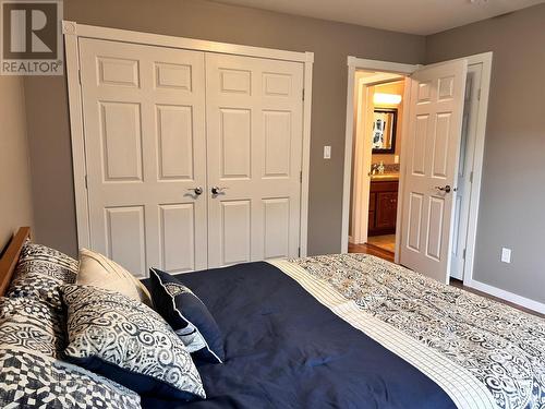 946 Redstone Drive, Rossland, BC - Indoor Photo Showing Bedroom