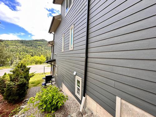 946 Redstone Drive, Rossland, BC - Outdoor With Exterior