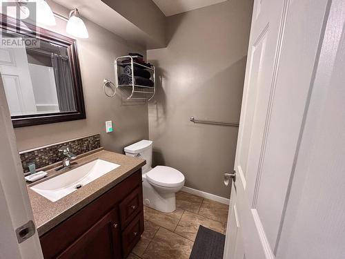 946 Redstone Drive, Rossland, BC - Indoor Photo Showing Bathroom