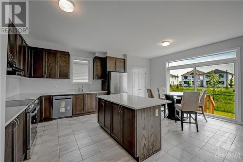 Kitchen - 182 Yearling Circle, Ottawa, ON - Indoor Photo Showing Kitchen