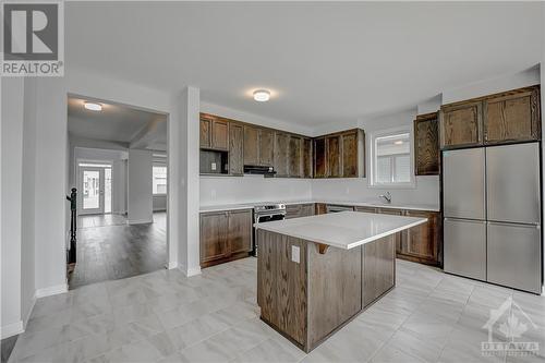 Kitchen - 182 Yearling Circle, Ottawa, ON - Indoor Photo Showing Kitchen