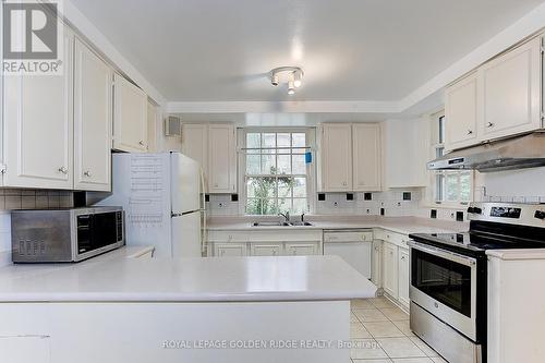 2 Farmingdale Road, Toronto, ON - Indoor Photo Showing Kitchen With Double Sink