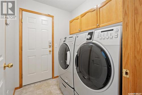 327 Steiger Way, Saskatoon, SK - Indoor Photo Showing Laundry Room