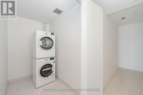 6012 - 3900 Confederation Parkway, Mississauga, ON - Indoor Photo Showing Laundry Room