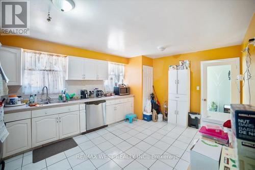 34 Futura Drive, Toronto, ON - Indoor Photo Showing Kitchen