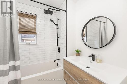 61 Flatt Avenue, Hamilton, ON - Indoor Photo Showing Bathroom