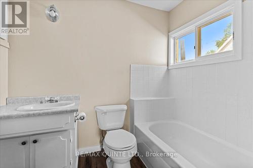 384 Stanley Avenue S, Deseronto, ON - Indoor Photo Showing Bathroom