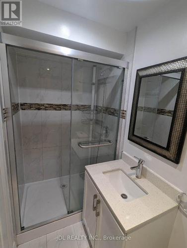 727 Caboto Trail, Markham, ON - Indoor Photo Showing Bathroom