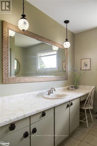 1768 8 Concession S, Clearview, ON - Indoor Photo Showing Bathroom