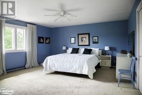 1768 8 Concession S, Clearview, ON - Indoor Photo Showing Bedroom