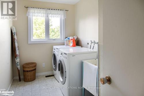 1768 8 Concession S, Clearview, ON - Indoor Photo Showing Laundry Room